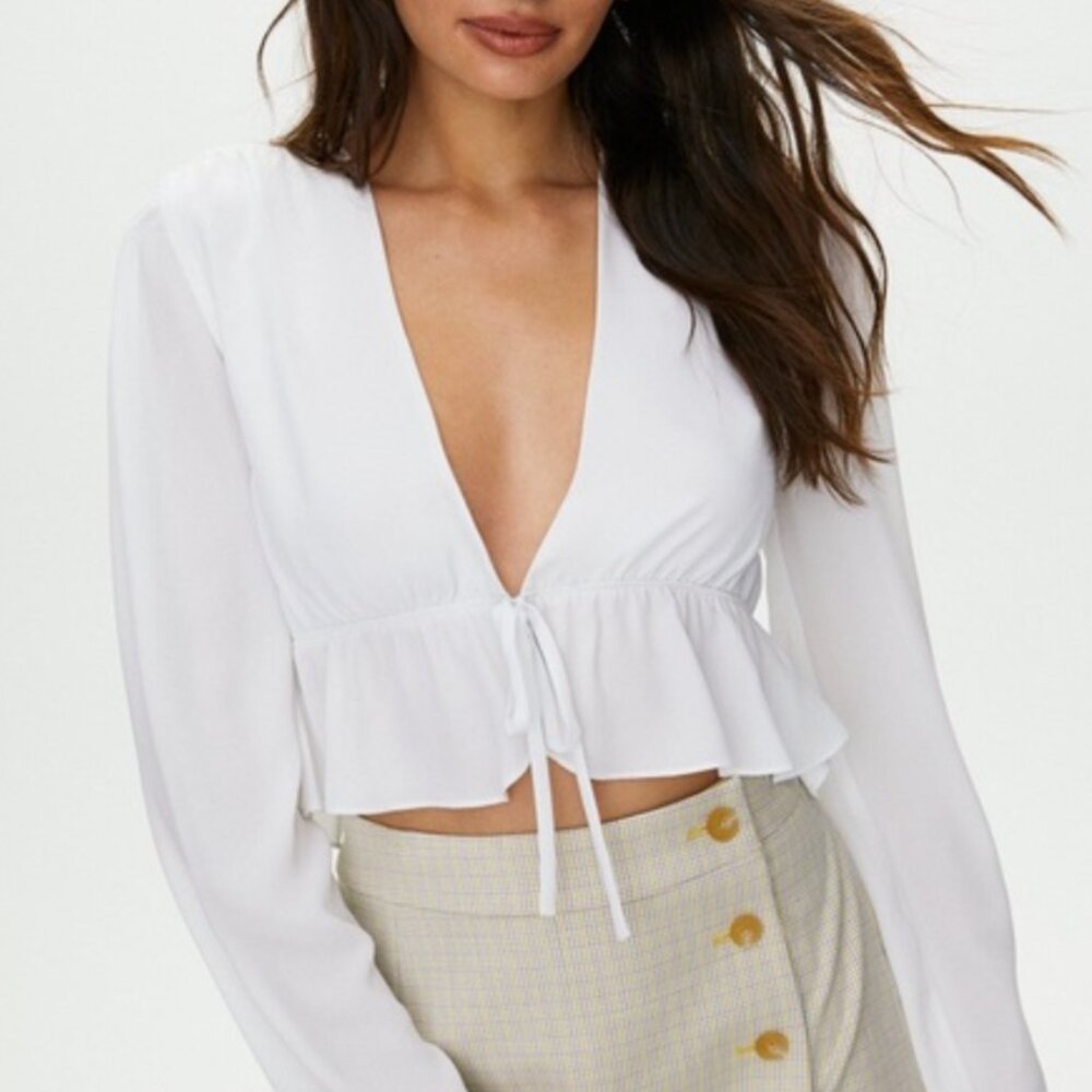 Aritzia Sunday Best "Cropped Tie-Front Blouse"